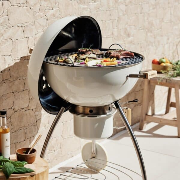 77006496_82279526_84178227-a-01