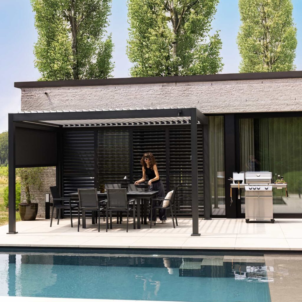 Pérgola bioclimática motorizada de aluminio Clima Astra