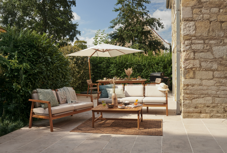 ¿Qué conjunto de jardín instalar en una terraza de recepción o en un rincón lounge?