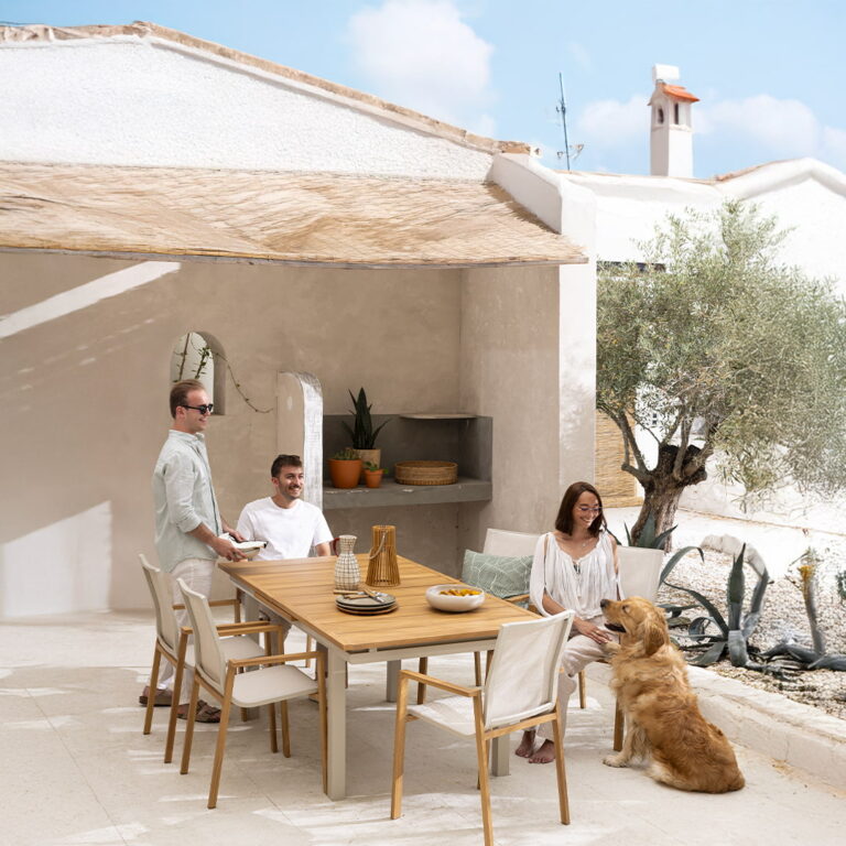 Mesa de jardín extensible de aluminio efecto madera Odyssea