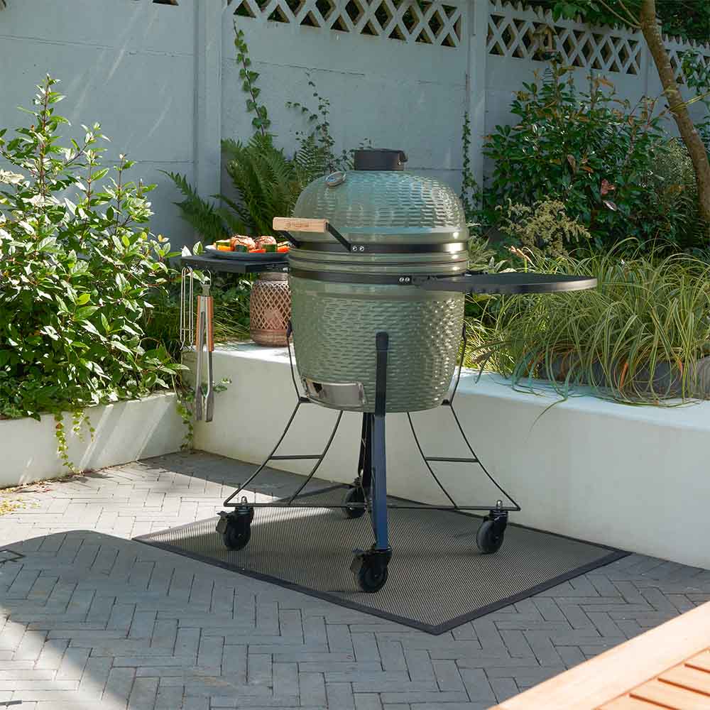 Barbecue kamado céramique charbon de bois Drago vert clair sur chariot avec tablettes
