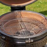 Barbecue maxi kamado céramique charbon de bois Drago  diamètre 57 cm anthracite chariot avec tablettes