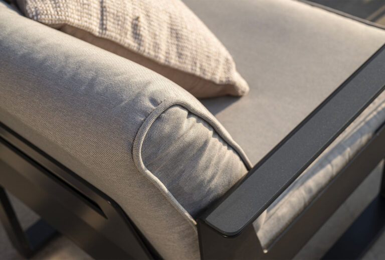 Comment entretenir les textiles extérieurs en 4 étapes ?