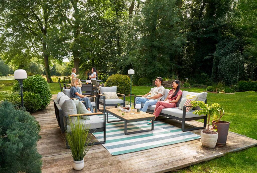 Comment préparer son mobilier de jardin pour l’été ?