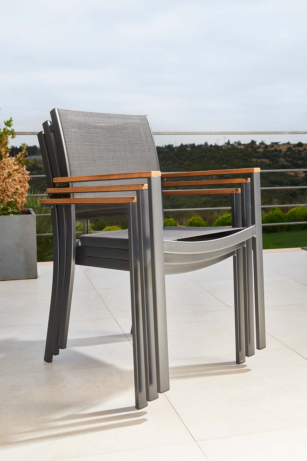 Préparer son mobilier pour l'été chaise oris naterial