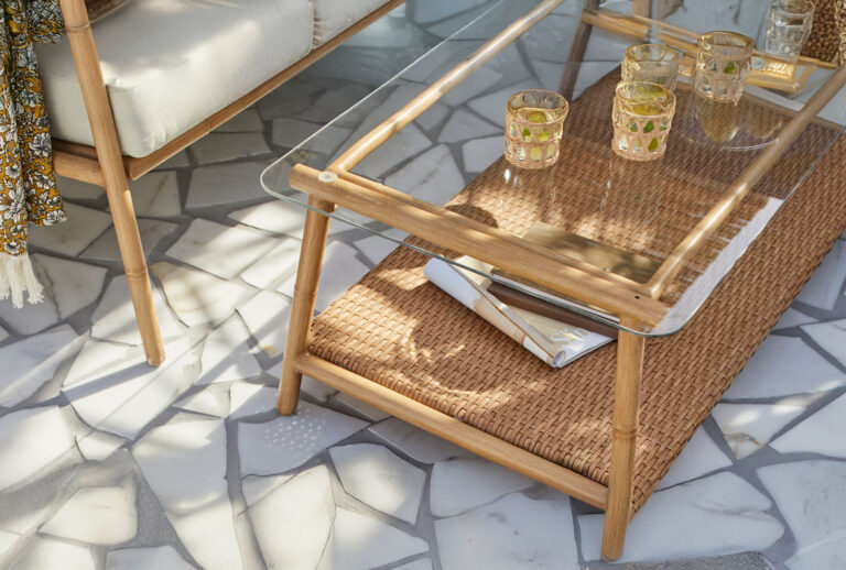 Quelle table basse choisir pour son salon de jardin ? Guide achat été 2025