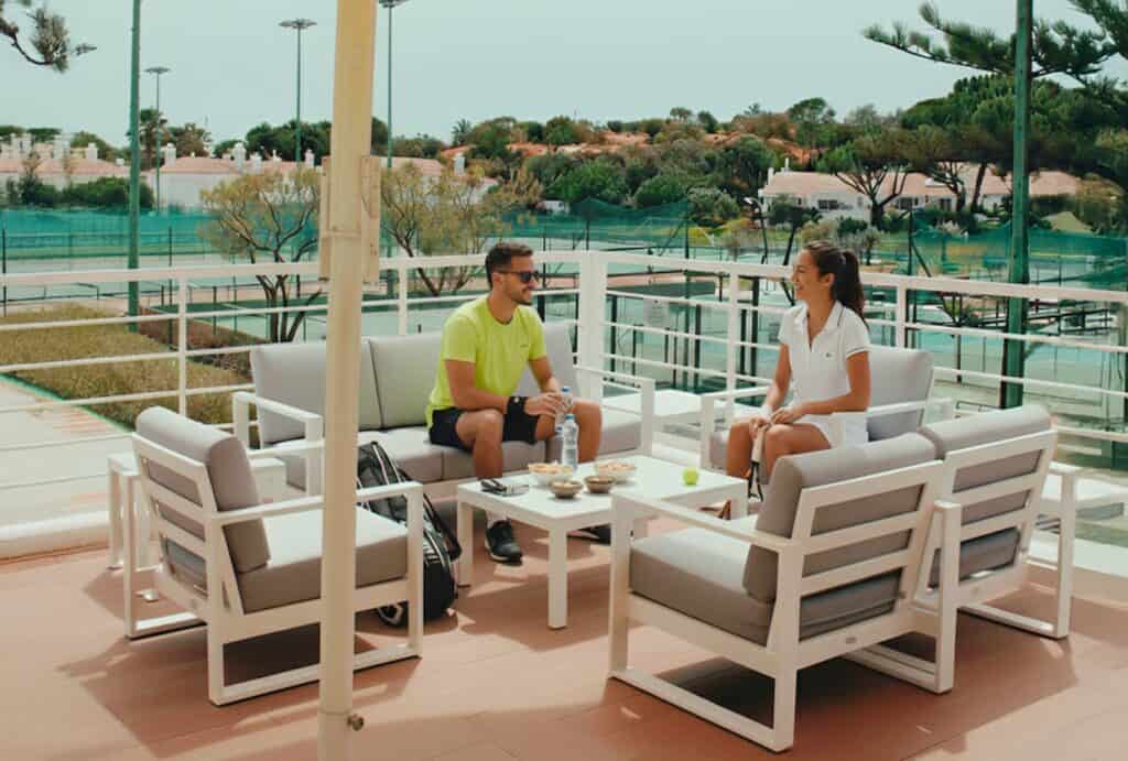 Salon Café hôtel restaurant centre sportif mobilier pro Naterial