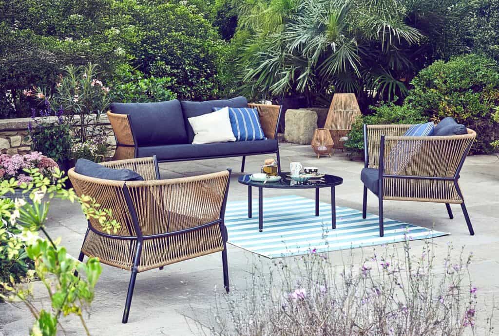 Choisir son nouveau salon de jardin en automne - les avantages d’un achat hors saison