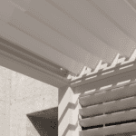 pergola_bioclimatique_motorisee_aluminium_clima_astra_300x393_blanc_94629045_img_3