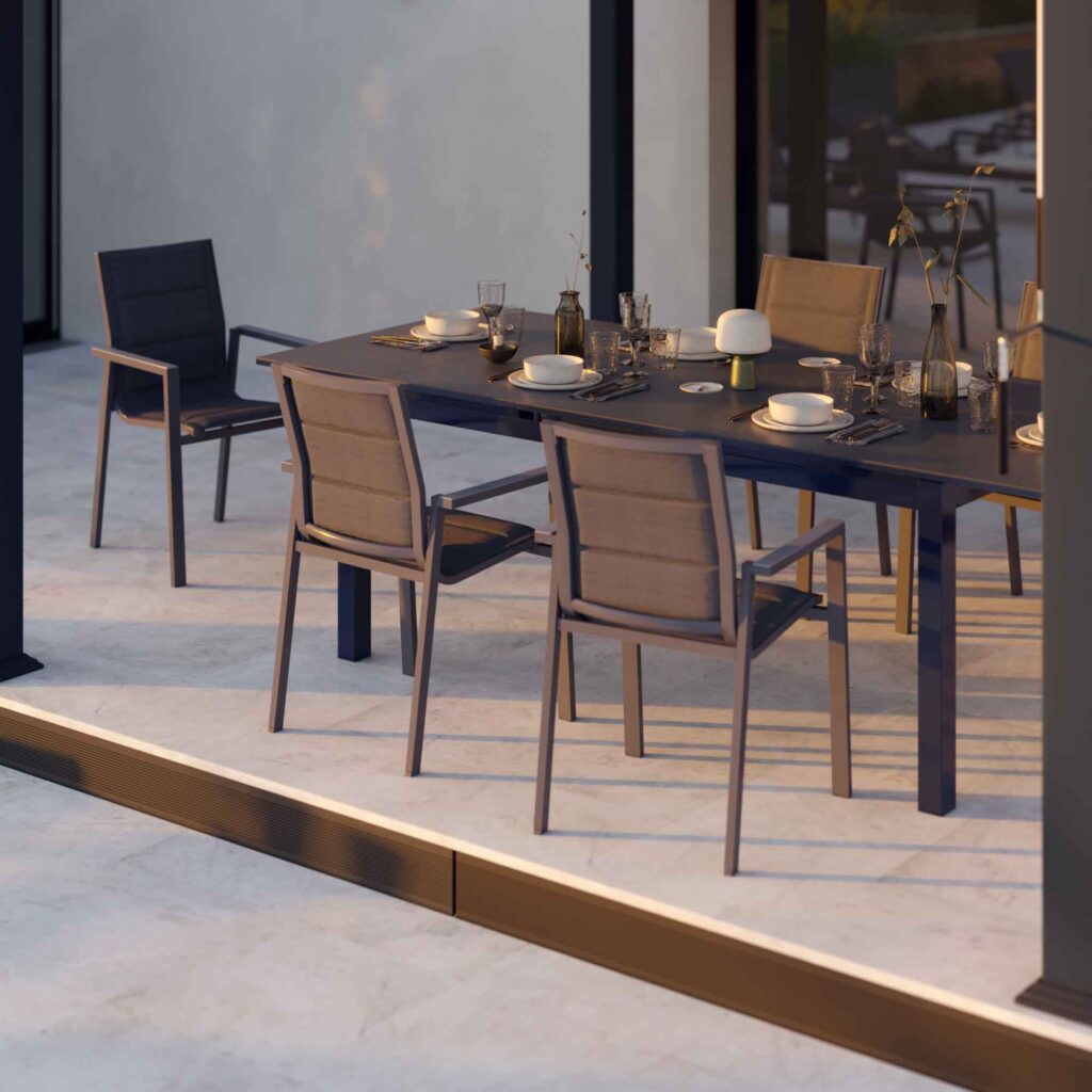 Mesa de jardim extensível para 10 pessoas em alumínio antracite e vidro 180/240x100cm Odyssea II