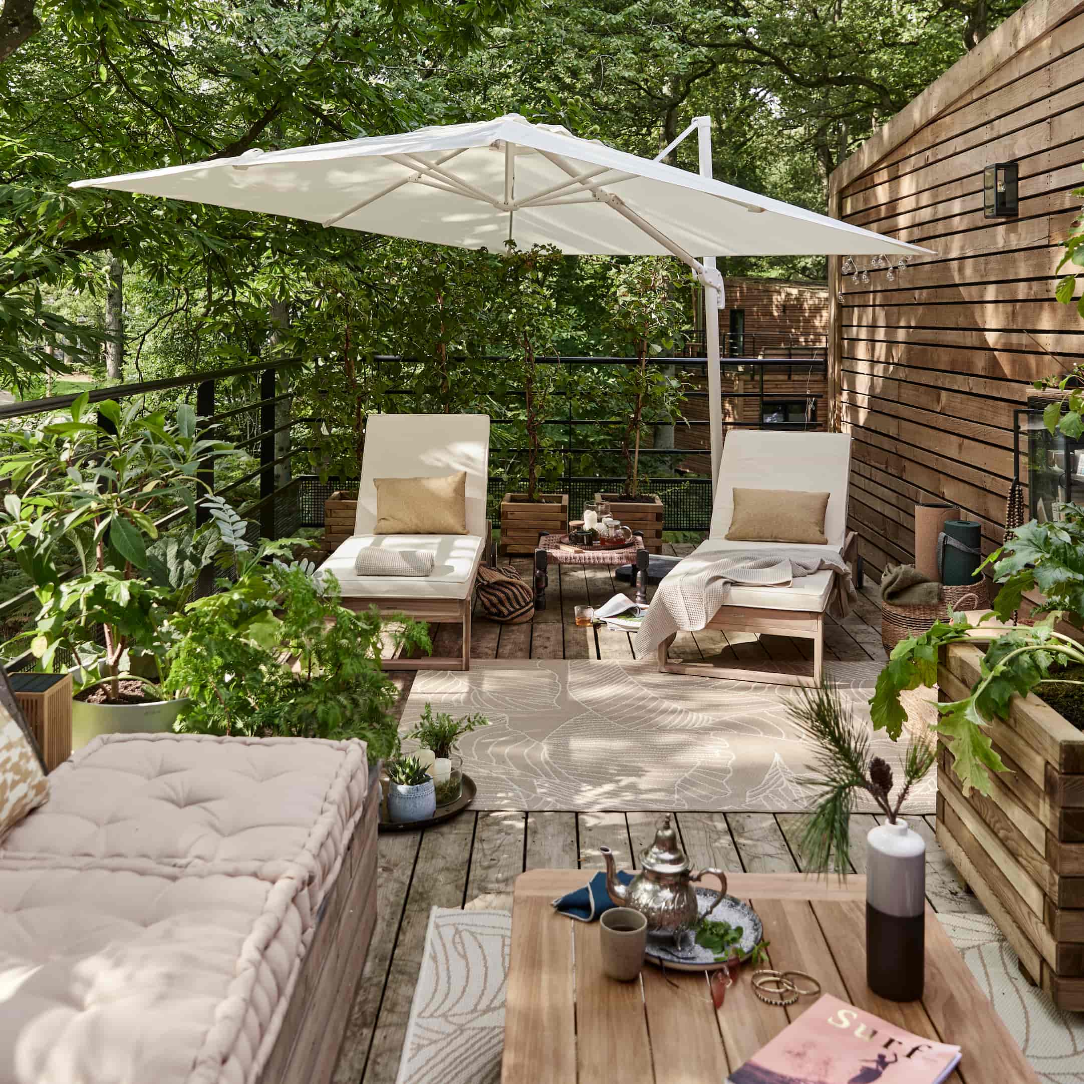 Varanda à sombra ou ao sol: como adaptar a decoração?