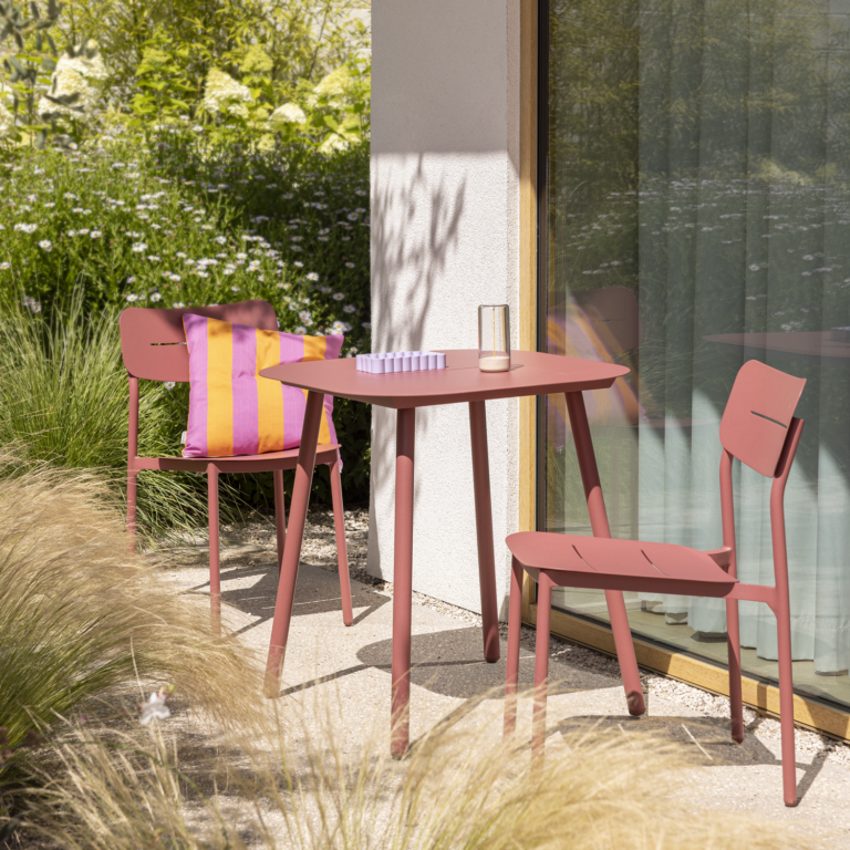 Garden table aluminum Anafi 2-seater, red